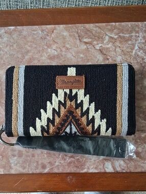 Wrangler Black, Cream and Brown Aztec Zip Wallet with Wrist Strap